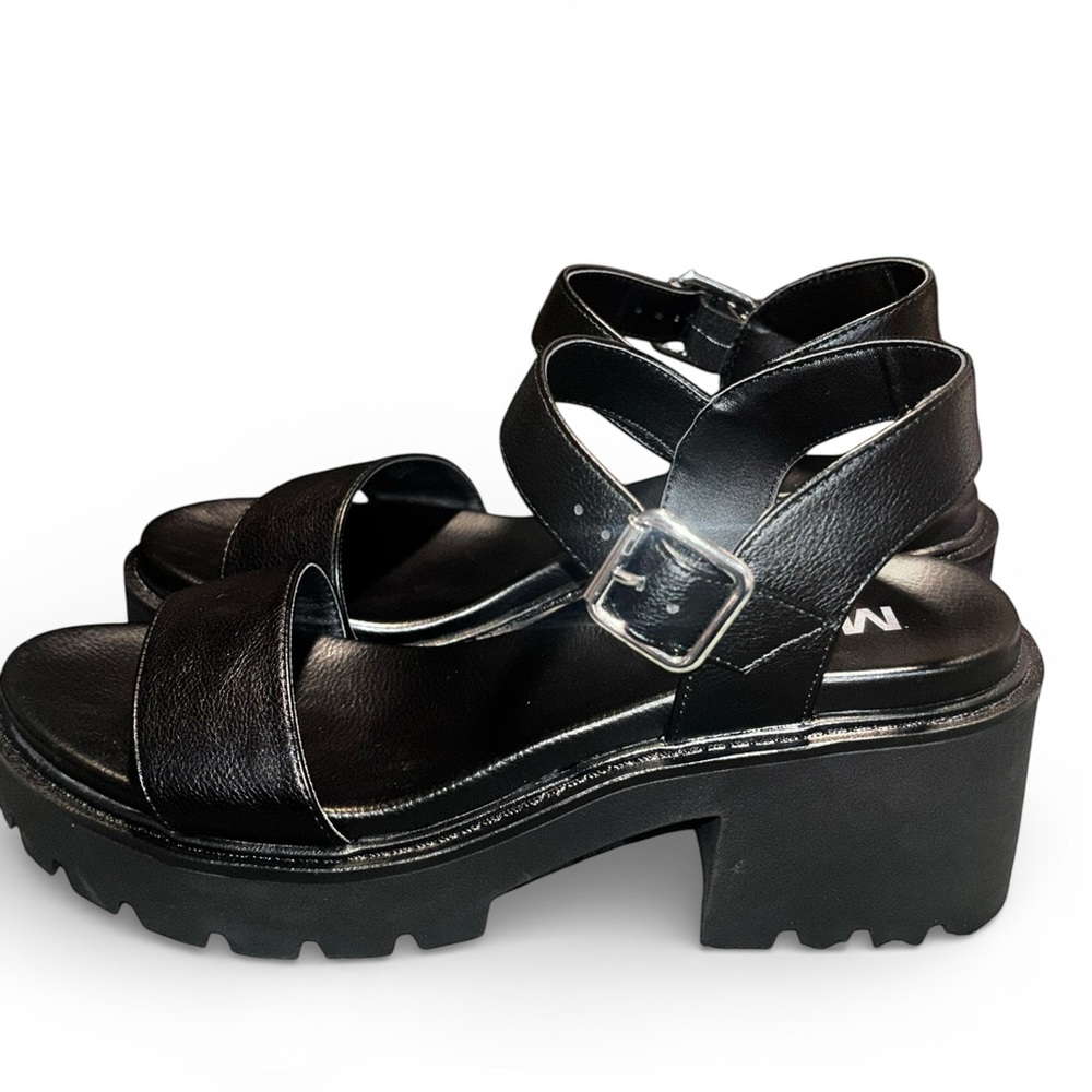 Women’s NWOT MIA Black Shaka Platform Sandal 7.5 - Picture 2 of 4